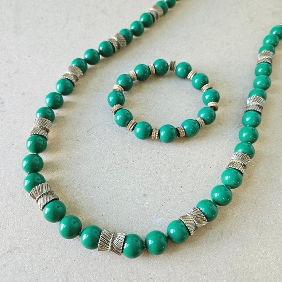 Jewelry - Talbots Green Long Bead Knotted Necklace Bracelet Set Gold Tone Chunky Boho 60s